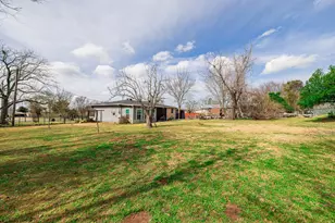 406 S Owensville St, Franklin, TX 77856 - Photo 9