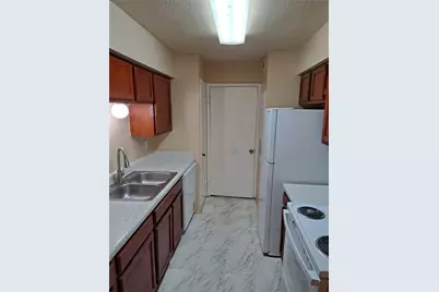 9797 Leawood Boulevard #1101, Houston, TX 77099 - Photo 7