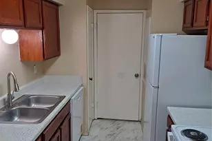 9797 Leawood Blvd, Houston, TX 77099 - Photo 7