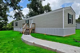 202 W Austin St, Brazoria, TX 77422 - Photo 1