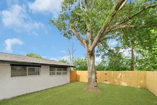 11103 Greenwillow St, Houston, TX 77035 - Photo 25
