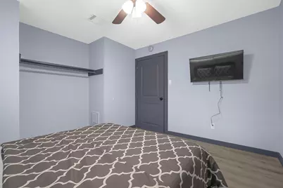 11103 Greenwillow Street, Houston, TX 77035 - Photo 17