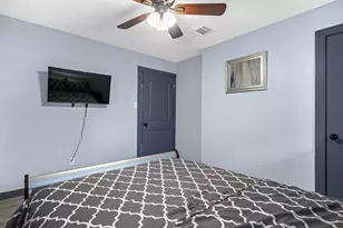 11103 Greenwillow St, Houston, TX 77035 - Photo 13