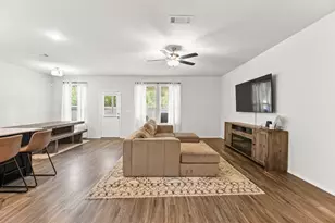 2340 N Amber Ruse Ct, Conroe, TX 77304 - Photo 15