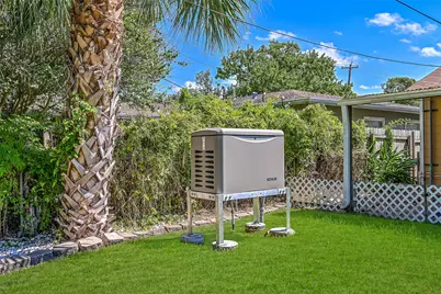 104 Bonita Avenue, Galveston, TX 77550 - Photo 7