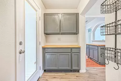 104 Bonita Avenue, Galveston, TX 77550 - Photo 19