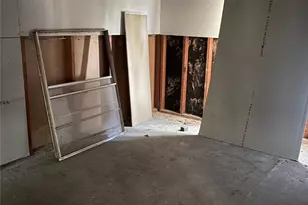 9718 Farragut St, Houston, TX 77078 - Photo 5