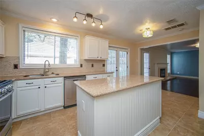 3 Sheep Meadow Place, The Woodlands, TX 77381 - Photo 9