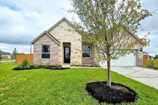 1050 Oakhurst Dr, Dayton, TX 77535 - Photo 1