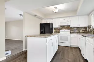 346 Lost Rock Dr, Houston, TX 77598 - Photo 9