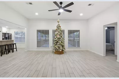 1910 Hunnington Drive, Conroe, TX 77303 - Photo 5