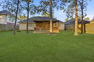 1910 Hunnington Dr, Conroe, TX 77303 - Photo 31