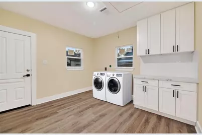 2725 Avenue F, Rosenberg, TX 77471 - Photo 9