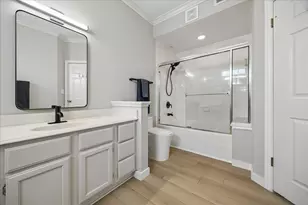 2100 Welch St, Houston, TX 77019 - Photo 13