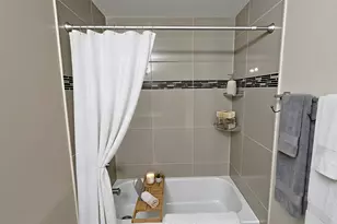 7400 Bellerive Dr, Houston, TX 77036 - Photo 21
