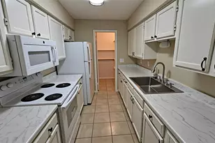 7400 Bellerive Dr, Houston, TX 77036 - Photo 9