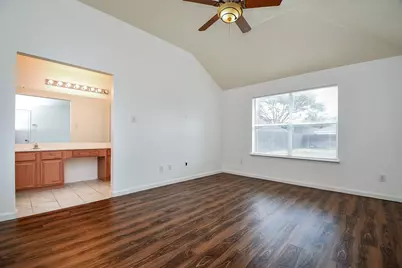 9039 Martin Heights Drive, Houston, TX 77031 - Photo 11