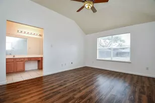 9039 Martin Heights Dr, Houston, TX 77031 - Photo 11