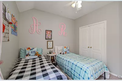 18315 Eden Trails Lane, Houston, TX 77094 - Photo 11