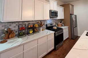 90 Burress St, Houston, TX 77022 - Photo 3