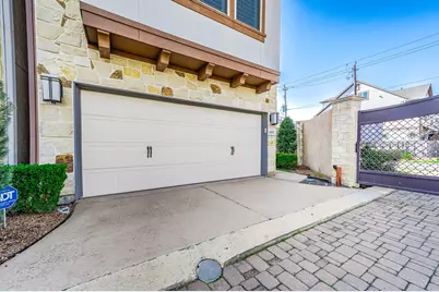 11027 Acorn Falls Drive, Houston, TX 77043 - Photo 9