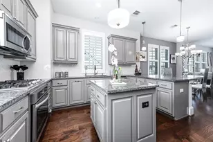 11027 Acorn Falls Dr, Houston, TX 77043 - Photo 3