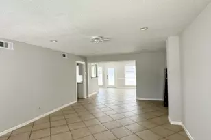 1605 W Sam Houston Pkwy S, Houston, TX 77042 - Photo 5