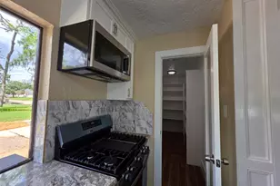 16406 Brook Forest Dr, Houston, TX 77059 - Photo 13