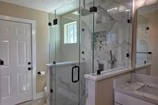 16406 Brook Forest Dr, Houston, TX 77059 - Photo 21