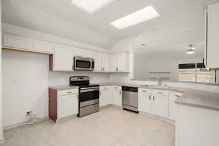 13410 Baron Hill Ln, Rosharon, TX 77583 - Photo 9