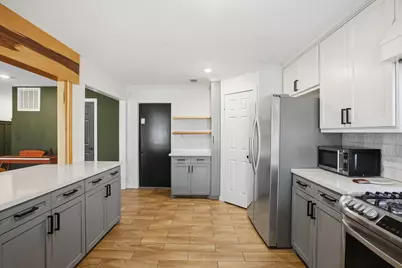 10711 Sageberry Drive, Houston, TX 77089 - Photo 21