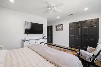 10711 Sageberry Drive, Houston, TX 77089 - Photo 9