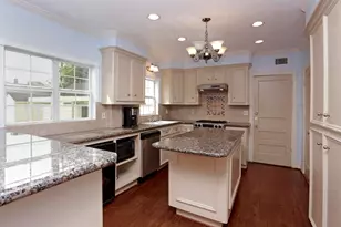 2321 Sheridan St, Houston, TX 77030 - Photo 3