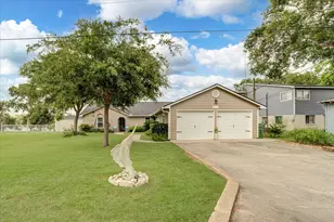 6041 Lazy Ln, Brazoria, TX 77422 - Photo 1