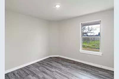 1010 4th Street, Hempstead, TX 77445 - Photo 17