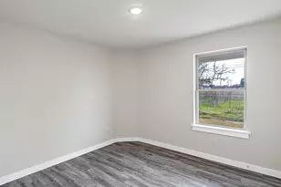 1010 4th St, Hempstead, TX 77445 - Photo 17