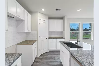 1010 4th Street, Hempstead, TX 77445 - Photo 11