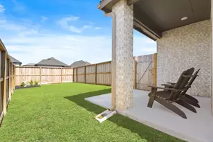 11915 S Pavillion Dr, Mont Belvieu, TX 77523 - Photo 33