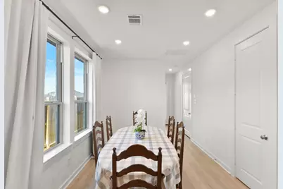 11915 S Pavillion Drive, Mont Belvieu, TX 77523 - Photo 13