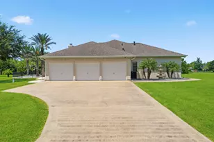 835 Hall Rd, Alvin, TX 77511 - Photo 5