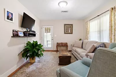 452 Ashley, Livingston, TX 77351 - Photo 5