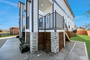 5226 Ricky St, Houston, TX 77033 - Photo 9