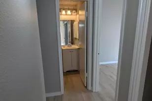 10152 Waterstone Dr, Houston, TX 77042 - Photo 5