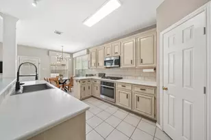 2372 Autumn Mist Ct, League City, TX 77573 - Photo 11