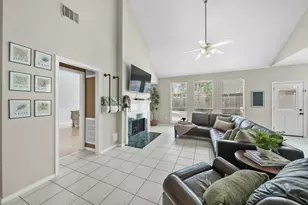2372 Autumn Mist Ct, League City, TX 77573 - Photo 9