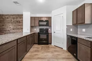 16842 Marie Vlg Dr, Conroe, TX 77306 - Photo 9