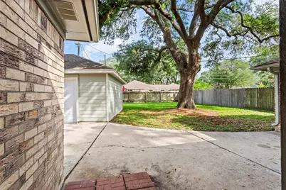 707 Briargrove Drive, Alvin, TX 77511 - Photo 17