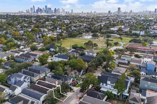 1334 Alexander St, Houston, TX 77008 - Photo 39