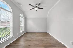 1855 Silent Shore Ct, League City, TX 77573 - Photo 9