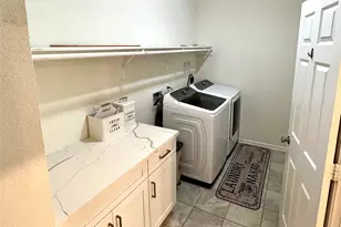 2635 Oakwood Blf Trl, Houston, TX 77038 - Photo 37